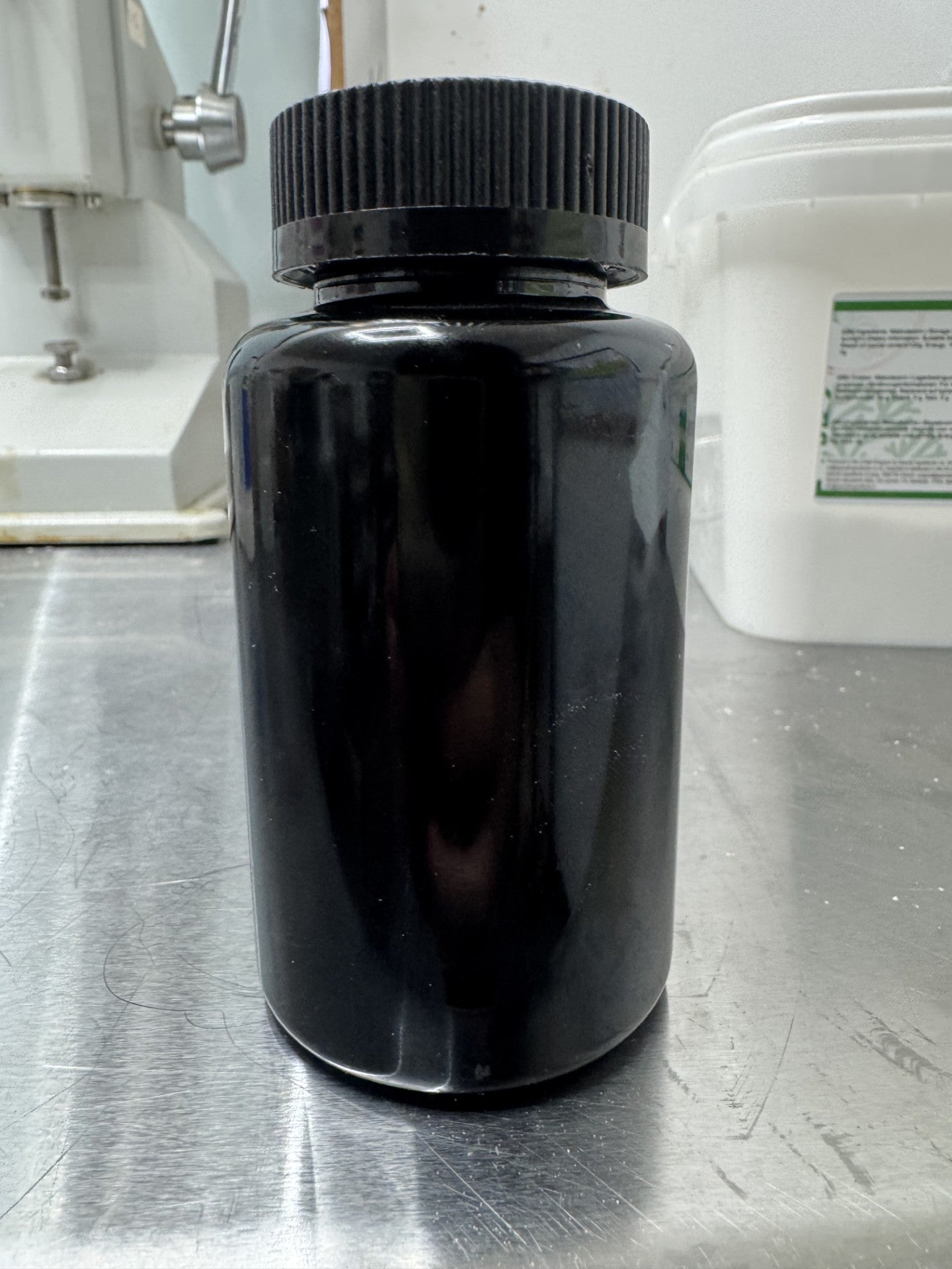 200cc Black PET plastic bottle with black lid - X0848