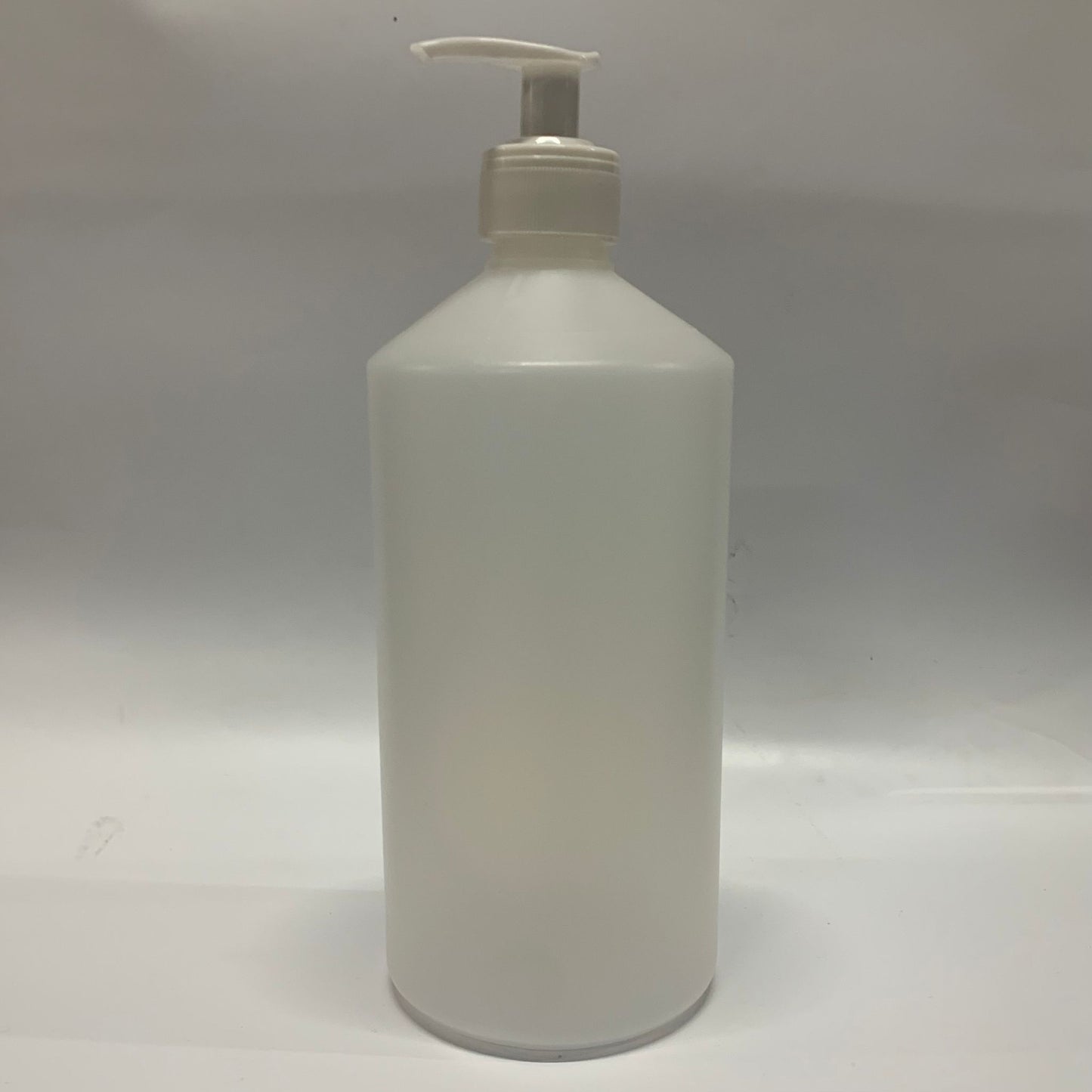 750ml Plastic Bottle with a Pump - X0333